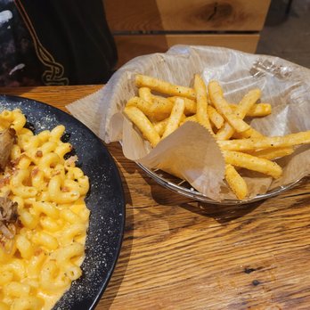 Big Lake Brewing - Fries and Mac n cheese - Bars Near Me - Holland, Michigan