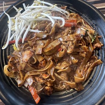 Ahan Thai - N3. Drunken Noodle - Thai Near Me - Royal Oak, Michigan