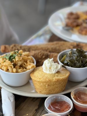Lo-Lo's Chicken & Waffles by null