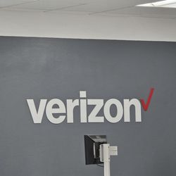 Verizon - Verizon Store 2100 Tamiami Trail East, Naples FL