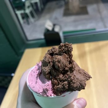 Pappalecco - Dark chocolate + Mixed berries gelato - Sandwiches Near Me - San Diego, California Pappalecco - Dark chocolate + Mixed berries gelato - Sandwiches Near Me - San Diego, California