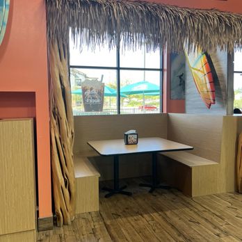 Bahama Buck's - Spring - Seating area/ gives very tropical vibes - Shaved Ice Near Me - Spring, Texas