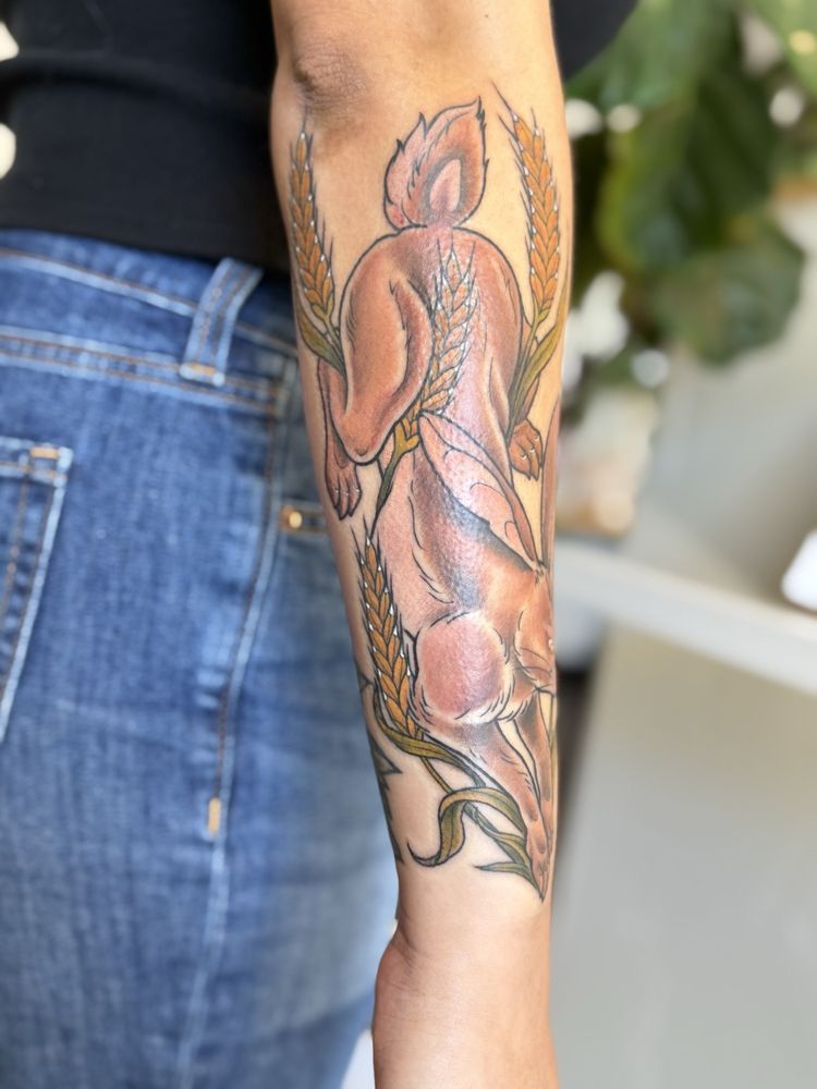 The Medium - Tattoo and Art Gallery Logo