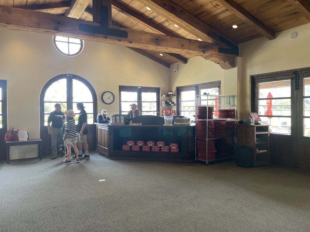 The Lakeside Grill - Photo 2