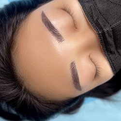 BareLUXE Beauty - Microblading
