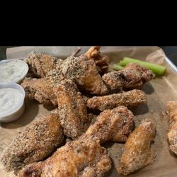 The Barrel House Bar & Grill - Lemon Pepper wings