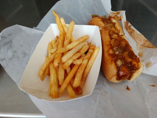 Lou's Drive-In by null