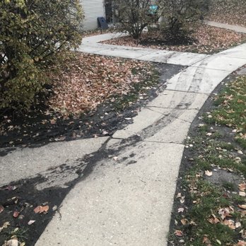 Williams Reserve - Of course it rained this week, so maintenance had to smear mud all over the sidewalks. - Apartments Near Me - Palatine, Illinois
