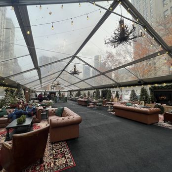 Cadillac Lodge - It's so cute! Lots of electric fireplace lounge areas! - Cocktail Bars Near Me - Detroit, Michigan