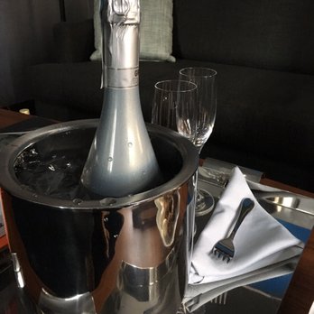 Kimpton Gray Hotel - Prosecco for the room - Venues & Event Spaces Near Me - Chicago, Illinois