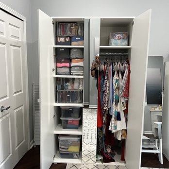 Letting Go with Lettie - Large amounts of clothing made accessible inside a wardrobe. - Home Organization Near Me Letting Go with Lettie - Large amounts of clothing made accessible inside a wardrobe. - Home Organization Near Me