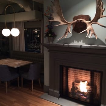 The Nash - Interior Dinning Room of The Nash - Bars Near Me - Calgary, Alberta