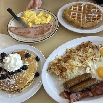 Very Berry Good Pancake House - Waffle and ham plus scrambled egg! - Pancakes Near Me - Berkeley, Illinois