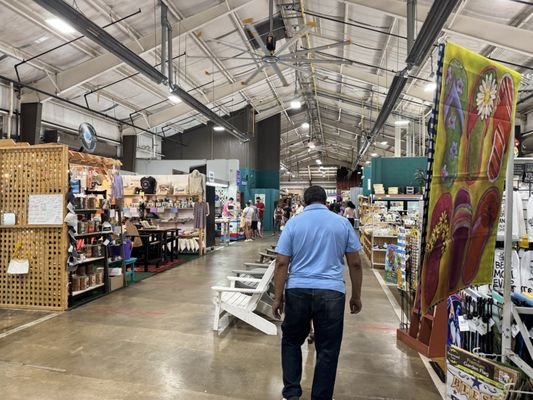 State Farmers Market by null