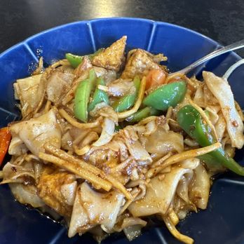 Chontong Thai Cuisine - Pad Kee Mao - Thai Near Me - Seatac, Washington Chontong Thai Cuisine - Pad Kee Mao - Thai Near Me - Seatac, Washington