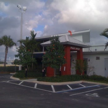 Banyan Pilot Shop - Shopping Centers Near Me - Fort Lauderdale, Florida