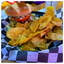 Steal Burger and House Chips