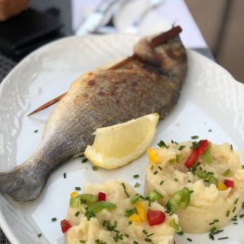 El Barco - Gegrillte Dorade mit Trüffelpüree - Spanish Near Me - Portocolom, PM