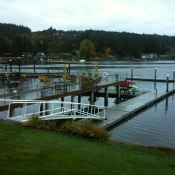 Waterfront Inn - Nice place to sit out on the deck - Hotels Near Me - Gig Harbor, Washington