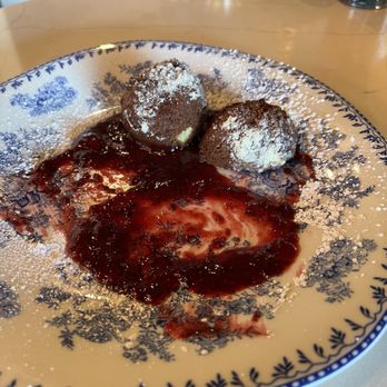 Cecilia - Berry Doughnut - Breakfast & Brunch Near Me - Vancouver, Washington