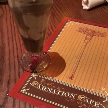 Carnation Cafe - Rootbeer float - American Near Me - Anaheim, California