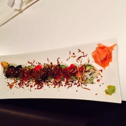 Sushi Nami Royale - This is rock'n roll, lobster inside, and fish roe on top! Yummy!