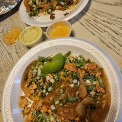 The Taco King - Taco taco. Hot, corn tortilla, fresh chicken, cilantro & onions.