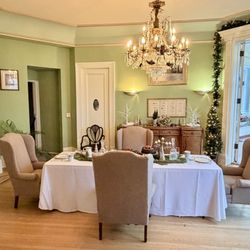 Kip's Castle - Dining room