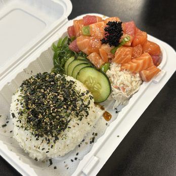 Poke District - Salmon and tuna - Seafood Near Me - Orange, California