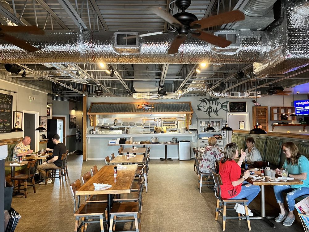 Captain Groovy's Grill & Raw Bar