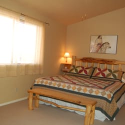 Sophia Retreat & Event Center - 6 spacious rooms in the lodge with private baths.