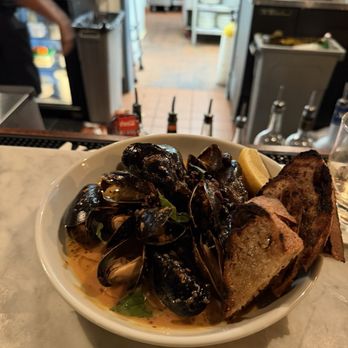 Crystal Springs Tavern - Mussels - New American Near Me - San Mateo, California