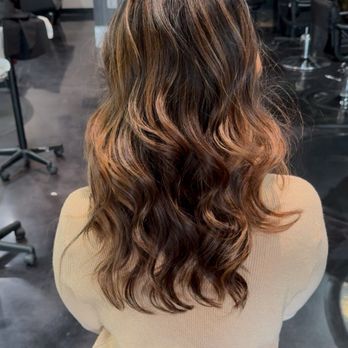 Beez Beauty Bar - Hair Salons Near Me - Diamond Bar, California