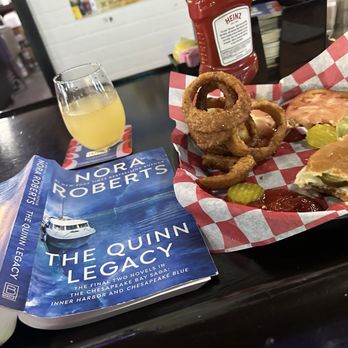 Gaslight Diner - Burger and onion rings - American Near Me - Louisville, Kentucky