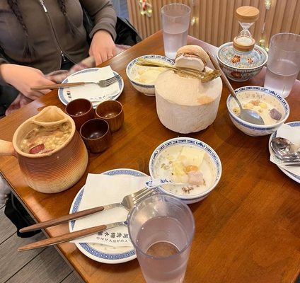 YuanYang Dessert鸳鸯糖水铺 by null