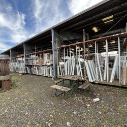 BRING Recycling - So many doors and windows
