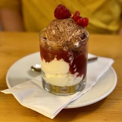 Restaurant & Cafe Teestube Baabe - Mousse au Chocolat mit Rumkirschen