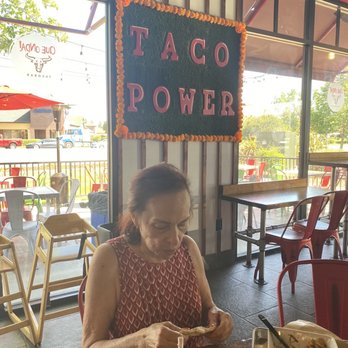Que Onda Tacobar - Momma - Tacos Near Me - Vacaville, California Que Onda Tacobar - Momma - Tacos Near Me - Vacaville, California