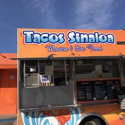 Exterior of Tacos Sinaloa in Oakland.