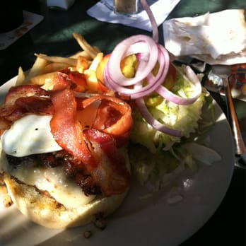 The Shimmy Shack - Blarney Stone burger on the patio - American Near Me - New Orleans, Louisiana The Shimmy Shack - Blarney Stone burger on the patio - American Near Me - New Orleans, Louisiana