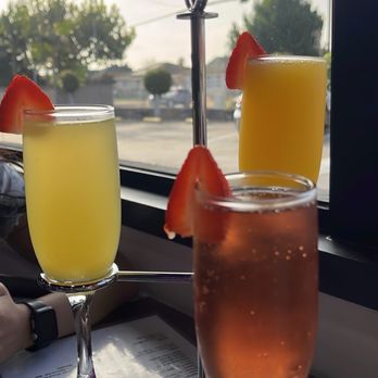 Madres Brunch - Classic mimosa - Breakfast & Brunch Near Me - Bellflower, California