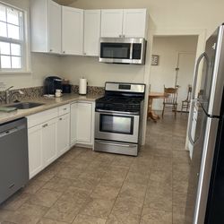 Camp San Luis Obispo - Kitchen and dining room