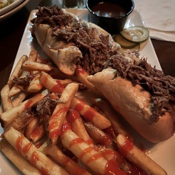 Tavern On Broadway - Good but missing something to make this sandwich delicious. Flavors were not French dip flavors but more like birria. - American Near Me - Newport, Rhode Island