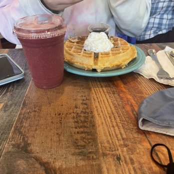 Yola's Cafe - Chocolate Chip Waffle and Smoothie - Coffee & Tea Near Me - Madison, Wisconsin