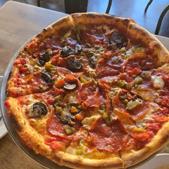 Screaming Banshee Pizza - Banshee Supreme - Pizza Near Me - Bisbee, Arizona