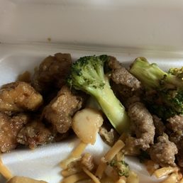 The orange chicken , beef & broccoli & mushroom chicken were all made with really strange colored pieces of meat . The orange chicken , beef & broccoli & mushroom chicken were all made with really strange colored pieces of meat .