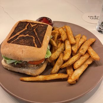 Draft + Table Argenta - Burger - Breakfast & Brunch Near Me - North Little Rock, Arkansas