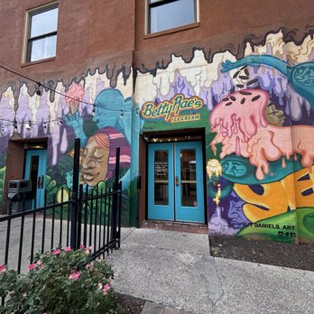 BETTY RAE’S ICE CREAM - Updated December 2025 - 626 Photos & 401 ...
