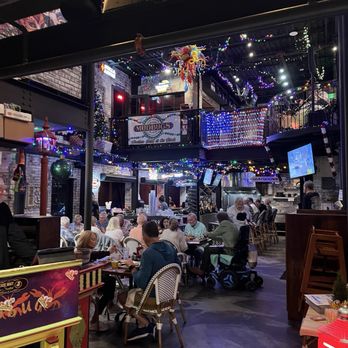 Mudbugs Cajun Kitchen - Dining room - Cajun/Creole Near Me - Sanibel, Florida Mudbugs Cajun Kitchen - Dining room - Cajun/Creole Near Me - Sanibel, Florida