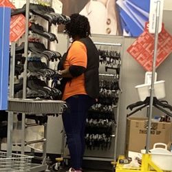 Ross Dress for Less - Disrespectful employee towards customers